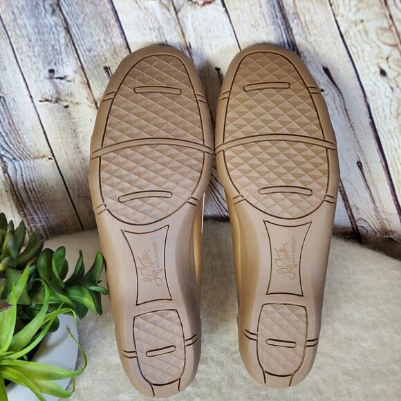 NWOB Life Stride Gold Flat Slip Ons - Picture 5 of 5